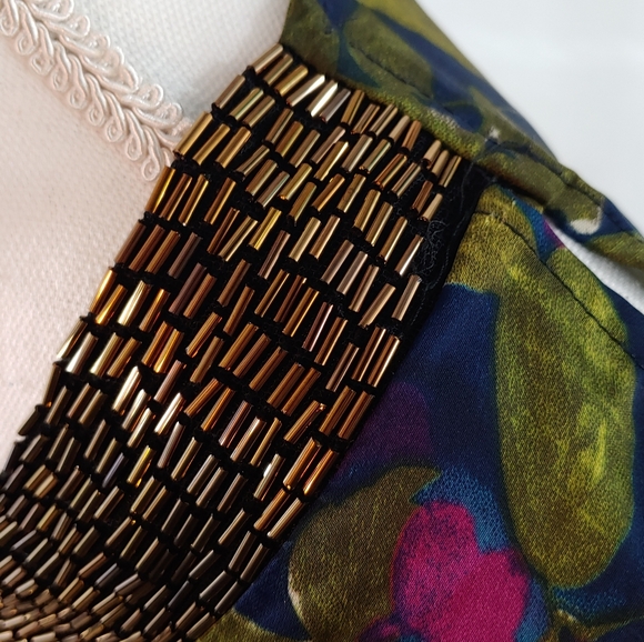 COLLECTIVE CONCEPT EMBELLISHED PULLOVER TOP (a388) - Picture 7 of 14